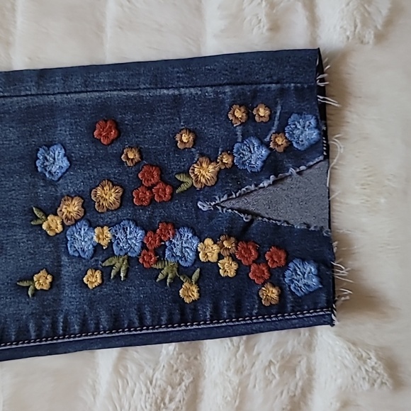 Ultimate Butt Lift Denim - Picture 7 of 12